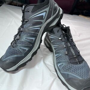 26-01-001 Men's Black and Gray Trail Running Shoes